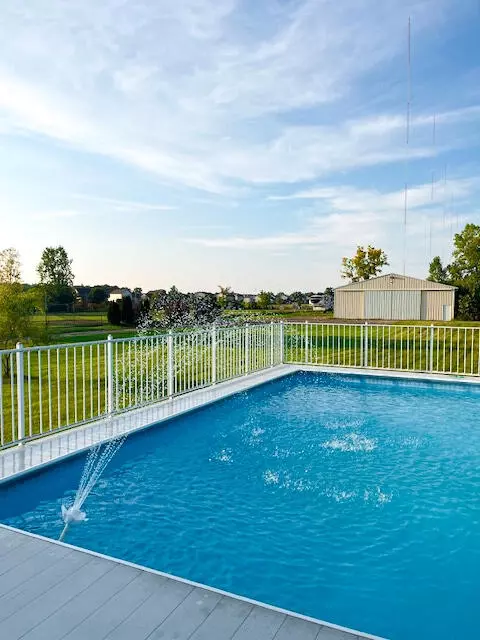 Exterior - 2595 Will Carleton, Flat Rock, MI 48134 photo 10 of 11