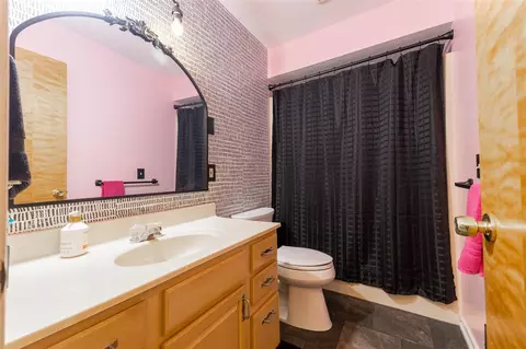 Bath - 2595 Will Carleton, Flat Rock, MI 48134 photo 2 of 2