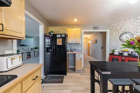 Kitchen - 2595 Will Carleton, Flat Rock, MI 48134 photo 4 of 6