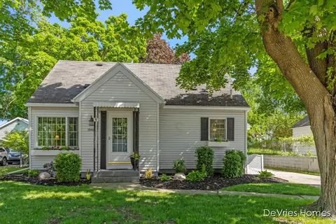 3901 Macrace, Grandville, MI 49418