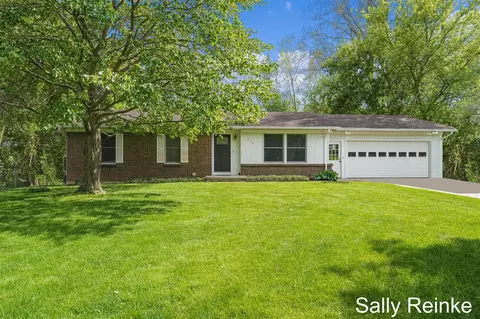 748 Marway, Comstock Park, MI 49321