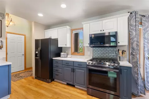 Kitchen - 7918 Dan Patch, Jackson, MI 49201 photo 3 of 8