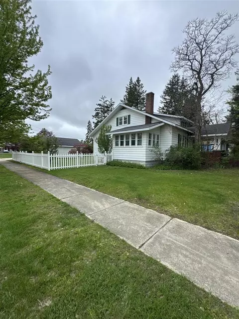 701 Chestnut, Grayling, MI 49738