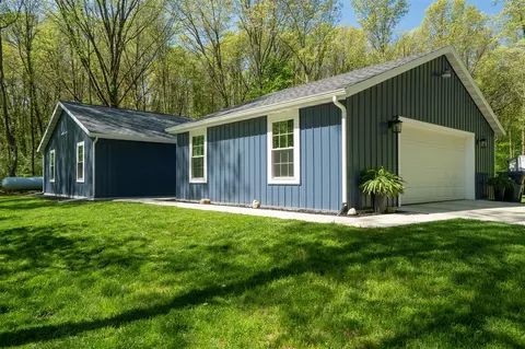 66464 26th, Lawton, MI 49065