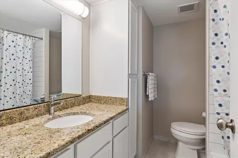 Bath - 555 E William #10D, Ann Arbor, MI 48104 photo 1 of 3