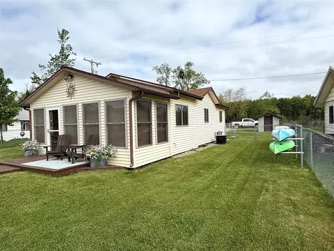 11003 Pennock, Delton, MI 49046