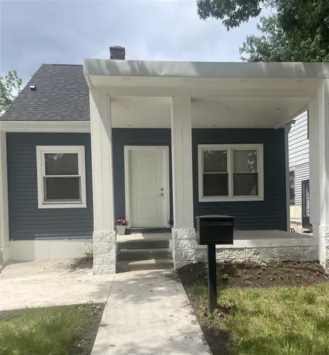 8841 Auburn, Detroit, MI 48228