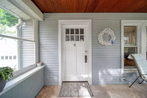 Exterior - 704 Lincoln, Jackson, MI 49202 photo 1 of 7