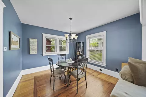 Dining - 704 Lincoln, Jackson, MI 49202 photo 2 of 2