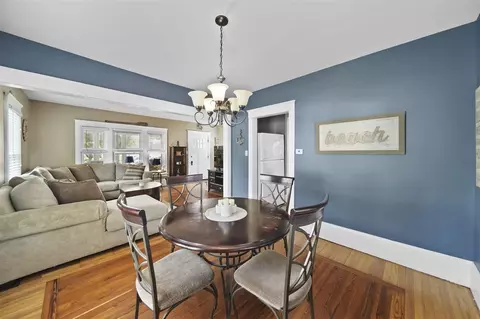 Dining - 704 Lincoln, Jackson, MI 49202 photo 1 of 2
