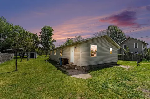 50 N N Pne, Breedsville, MI 49027