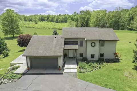 838 Able, Buchanan, MI 49107