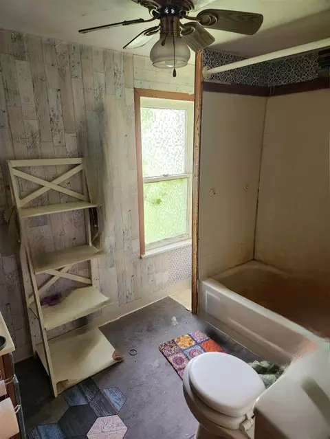 Bath - 956 30th, Blanchard, MI 49310 photo 2 of 2