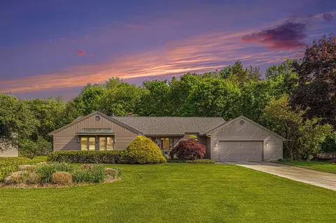 7664 Kenrob, Grand Rapids, MI 49546