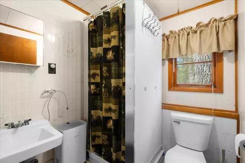 Bath - 5393 W 32nd, Baldwin, MI 49304 photo 1 of 2