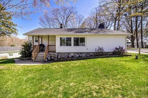 7034 W Dewey, Ludington, MI 49431