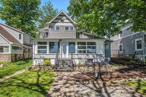 61564 Park, Cassopolis, MI 49031