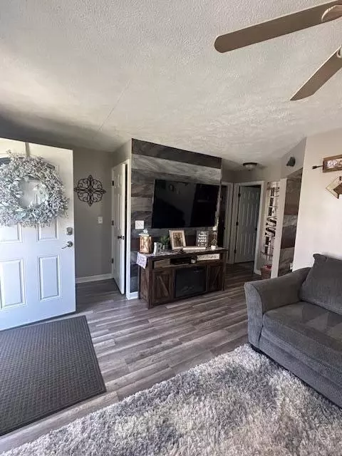 Entry Way - 11444 Pine, Taylor, MI 48180 photo 3 of 15