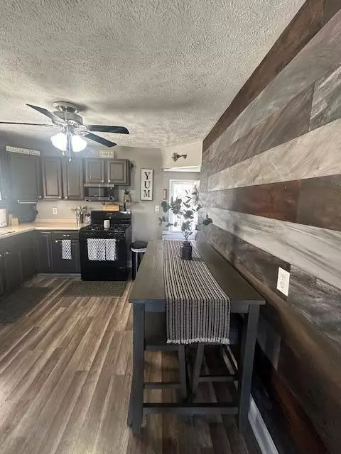 Kitchen - 11444 Pine, Taylor, MI 48180 photo 3 of 6