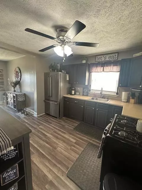 Kitchen - 11444 Pine, Taylor, MI 48180 photo 2 of 6