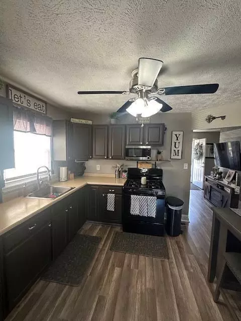Kitchen - 11444 Pine, Taylor, MI 48180 photo 6 of 6