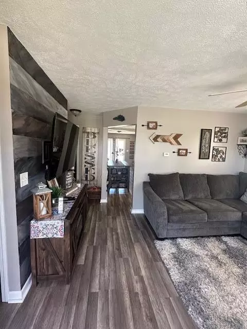 Entry Way - 11444 Pine, Taylor, MI 48180 photo 2 of 15