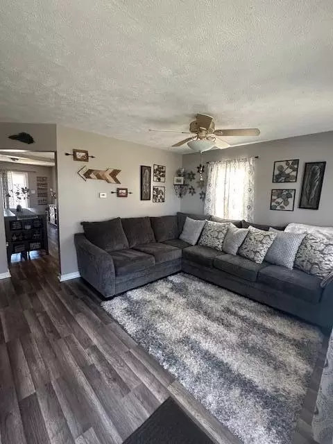 Living - 11444 Pine, Taylor, MI 48180 photo 2 of 2