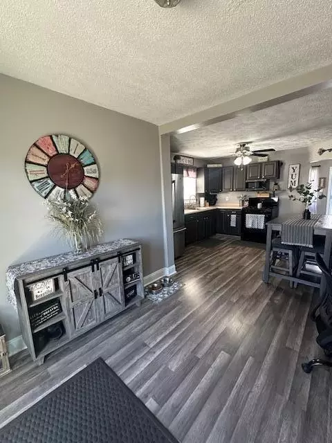 Entry Way - 11444 Pine, Taylor, MI 48180 photo 6 of 15