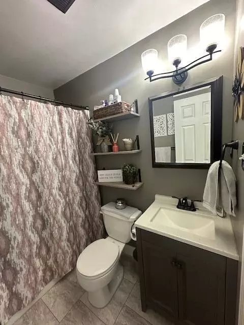Bath - 11444 Pine, Taylor, MI 48180 photo 2 of 3