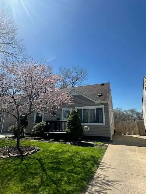 11444 Pine, Taylor, MI 48180