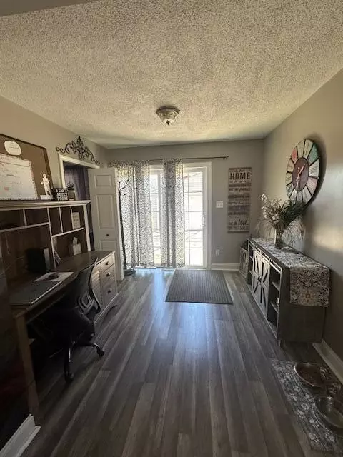 Entry Way - 11444 Pine, Taylor, MI 48180 photo 5 of 15