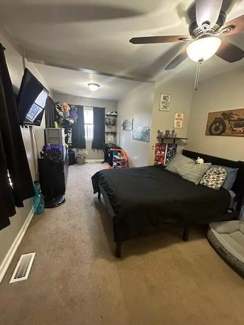 Bedroom - 11444 Pine, Taylor, MI 48180 photo 1 of 5