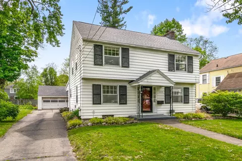1008 Cambridge, Kalamazoo, MI 49001
