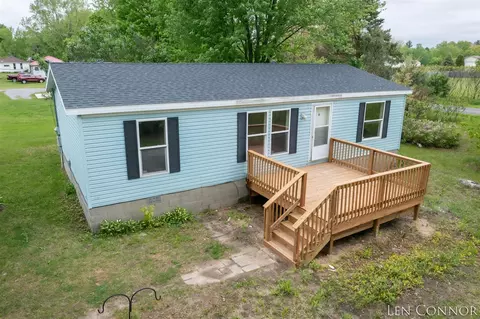 7975 Becker, Cedar Springs, MI 49319