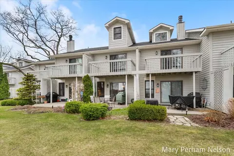 124 Elizabeth # 7, Saugatuck, MI 49453