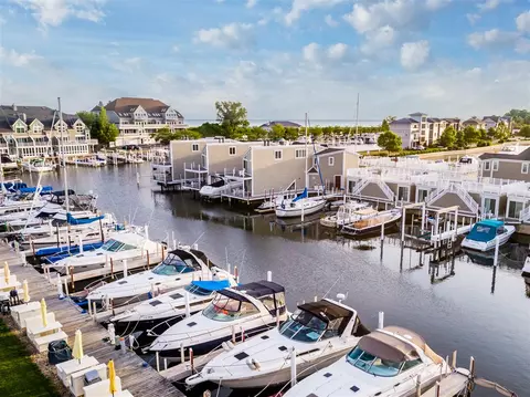36 Harbor Isle, New Buffalo, MI 49117