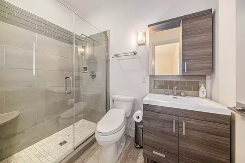 Bath - 126 Robindale, Brooklyn, MI 49230 photo 3 of 4