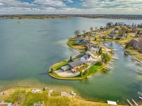 View/Area - 126 Robindale, Brooklyn, MI 49230 photo 2 of 15