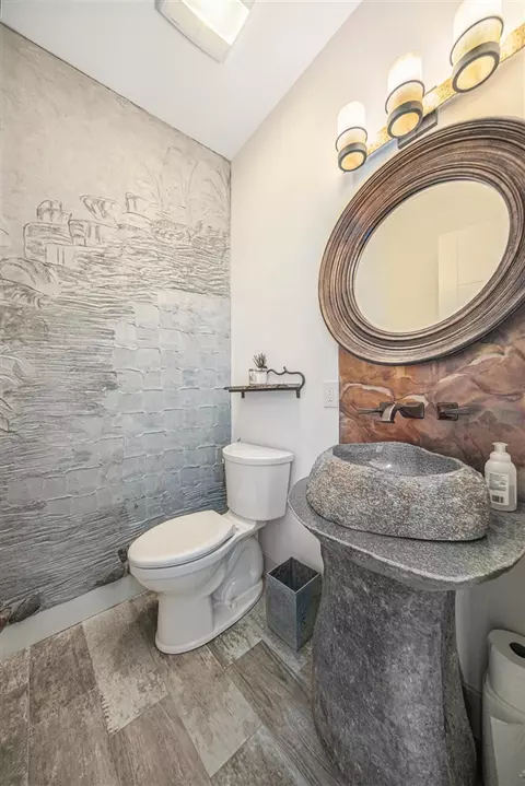 Bath - 126 Robindale, Brooklyn, MI 49230 photo 1 of 4
