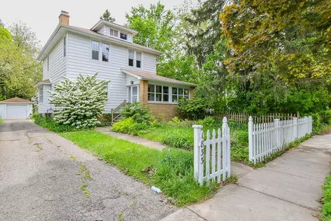 1833 Oakland, Kalamazoo, MI 49008