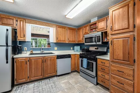 Kitchen - 4171 E 124th, Grant, MI 49327 photo 1 of 2