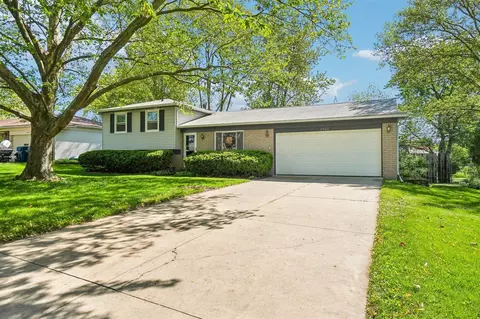 2761 Deake, Ann Arbor, MI 48108
