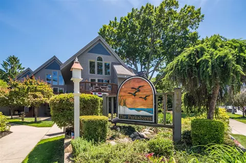 130 North Shr #8, South Haven, MI 49090