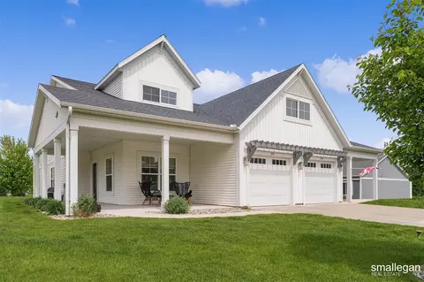 330 Terrace Pt, Muskegon, MI 49440