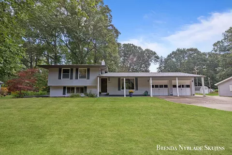 11506 Lakeshore, Grand Haven, MI 49417