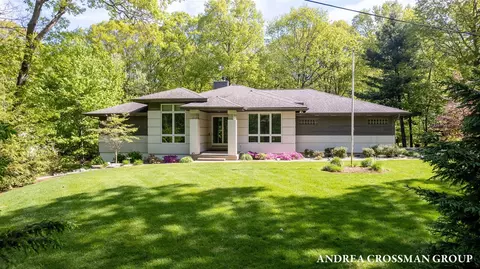 16993 Firefly Rdg, West Olive, MI 49460
