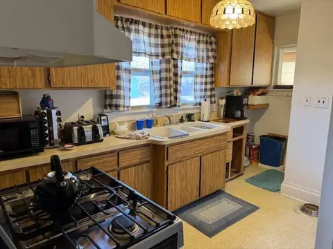 4701 Clinton, Jackson, MI 49201 photo 2