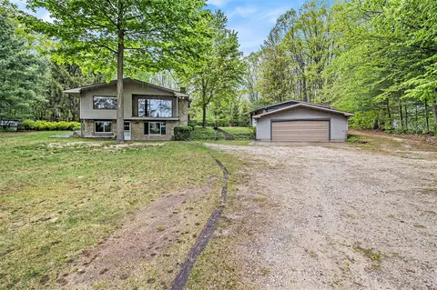 6658 W Jagger, Ludington, MI 49431