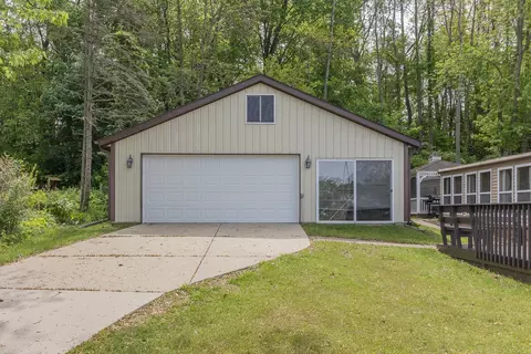 10303 Walnut, Three Rivers, MI 49093 photo 2
