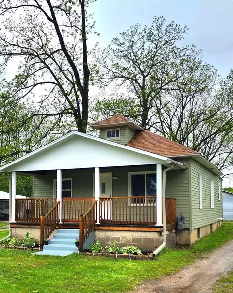271 S Main, Kent City, MI 49330